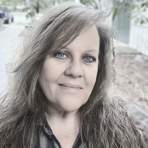 Meet your Posher, Crystal